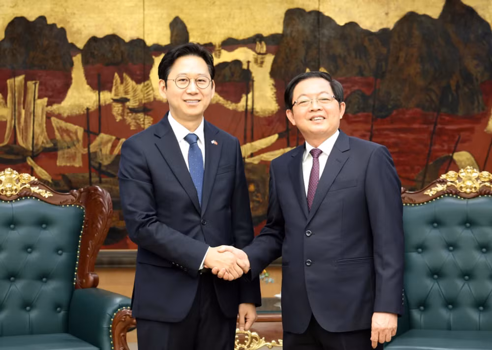 Phó Thủ tướng Hồ Quốc Dũng tiếp Phó Thủ tướng Hàn Quốc Bae Kyung Hoon- Ảnh 1.