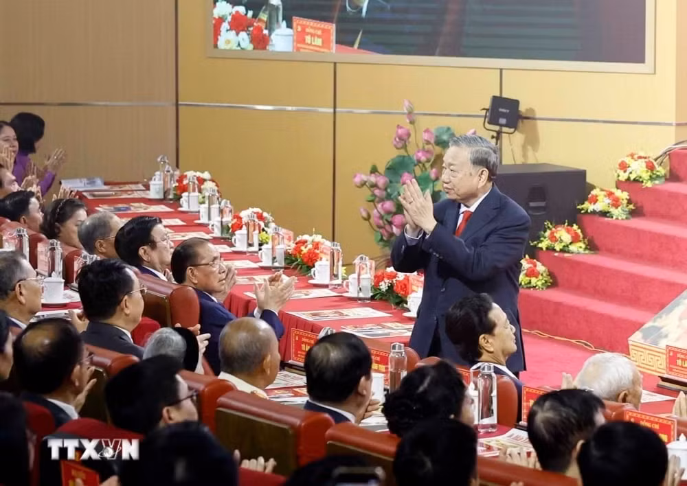 tong-bi-thu-chu-tich-nuoc-to-lam-du-le-ky-niem-120-nam-ngay-sinh-tong-bi-thu-ha-huy-tap-4.jpg