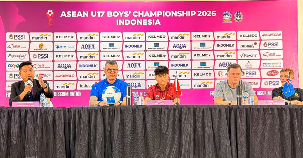 U17 Viet Nam hop bao