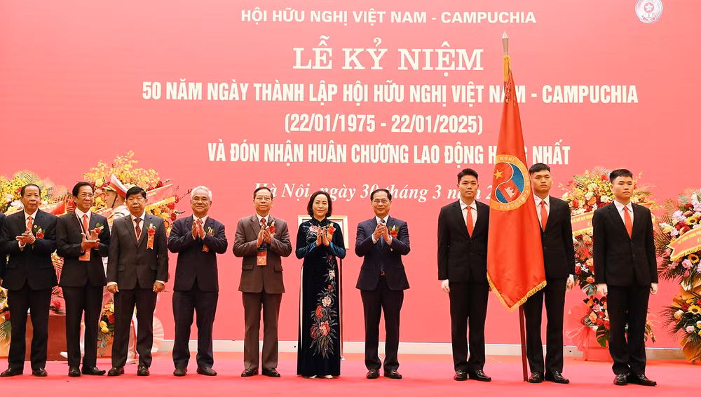 hoi huu nghi viet nam campuchia la cay cau vung chac noi dai tinh doan ket giua nhan dan hai nuoc hinh 2