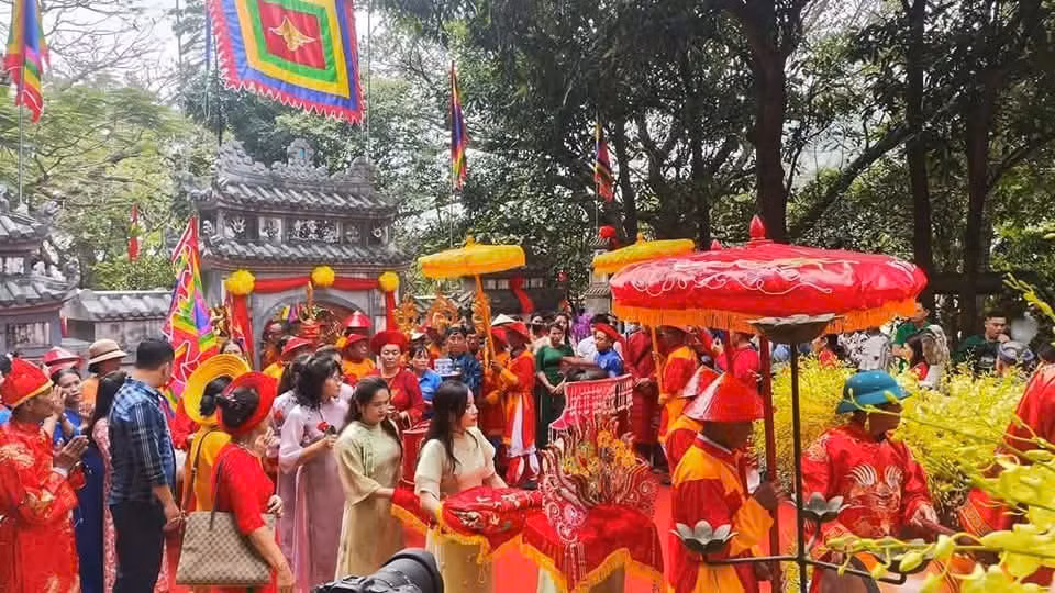 le hoi hoanh son thanh mau 2025 ton vinh tin nguong tho mau thu hut du khach thap phuong hinh 2