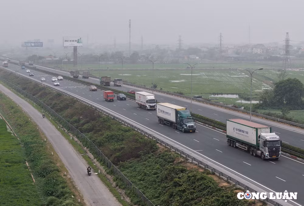 hien trang cao toc phap van cau gie duoc de xuat mo rong len 10 12 lan xe hinh 9