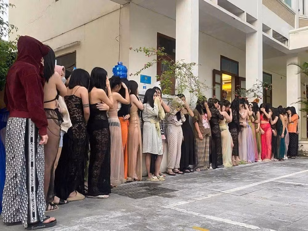 thanh hoa canh giac voi thu doan mua ban nguoi trong cac co so kinh doanh dich vu giai tri hinh 1