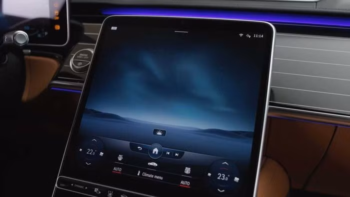 Hãng xe Mercedes-Benz S-Class 2021 được trang bị màn hình cảm ứng 12,8 inch. Ảnh: internet.