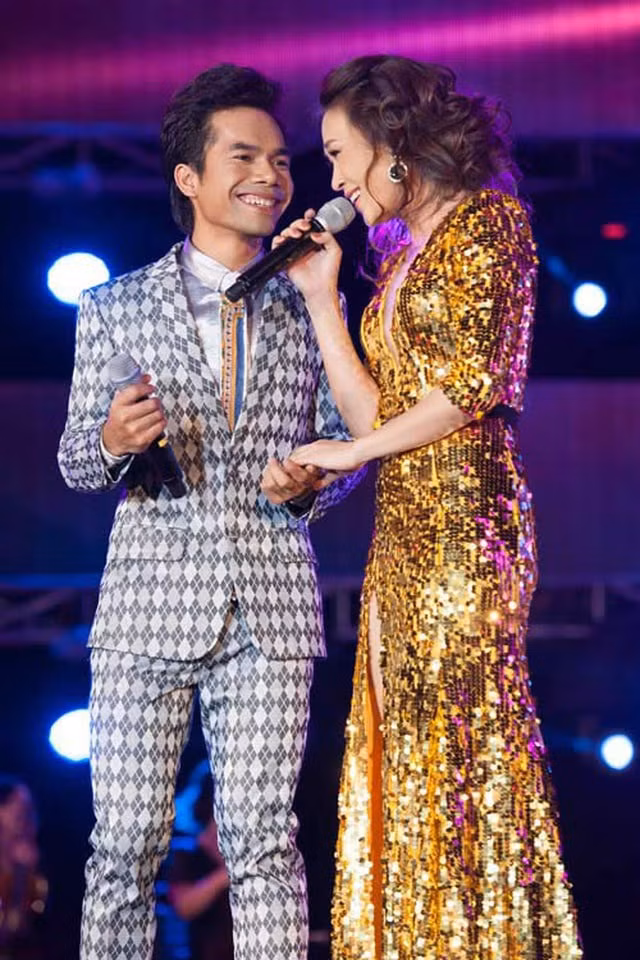 Ya Suy giành ngôi vị Quán quân Vietnam Idol 2012.