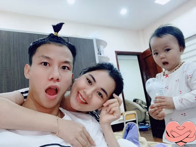 que-ngoc-hai-chieu-con-gai
