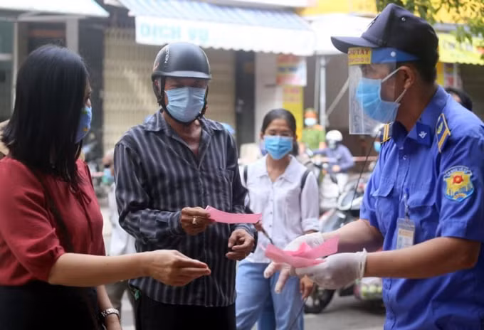 Đà Nẵng hiện đang cố gắng siết chặt kiểm soát đi lại để ngăn chặn dịch Covid -19 (ảnh TL).