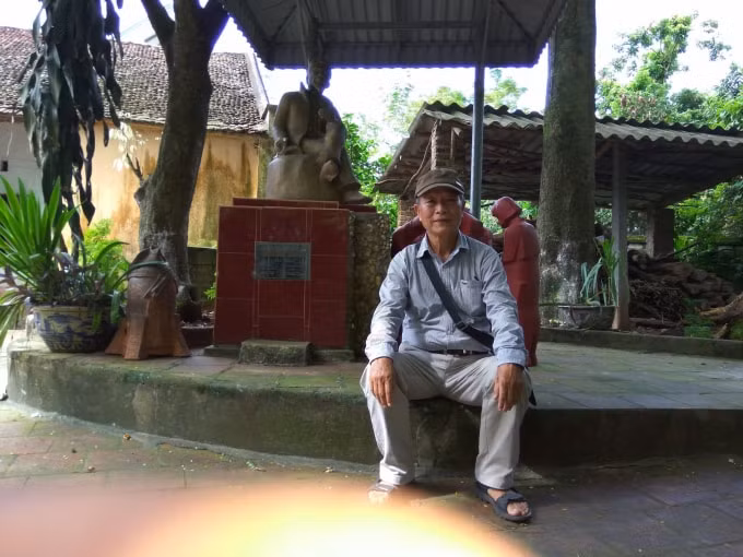 Nhà báo Vương Tâm trong chuyến đi viết bài ở Bắc Giang