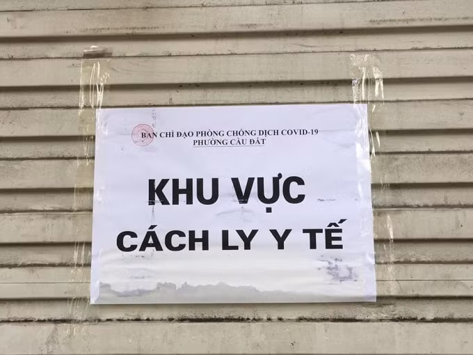 Toàn bộ khu vực đã được phun khử trùng.