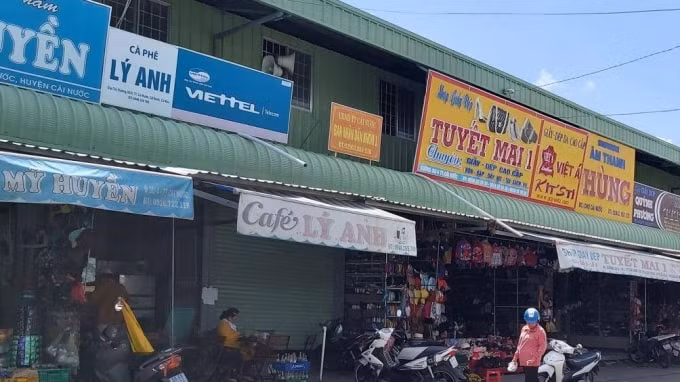 Chợ Trung tâm thị trấn Cái Nước.