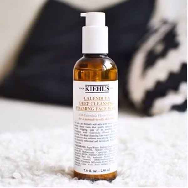 Sữa Rửa Mặt Hoa Cúc Calendula Deep Cleansing Foaming Face Wash.