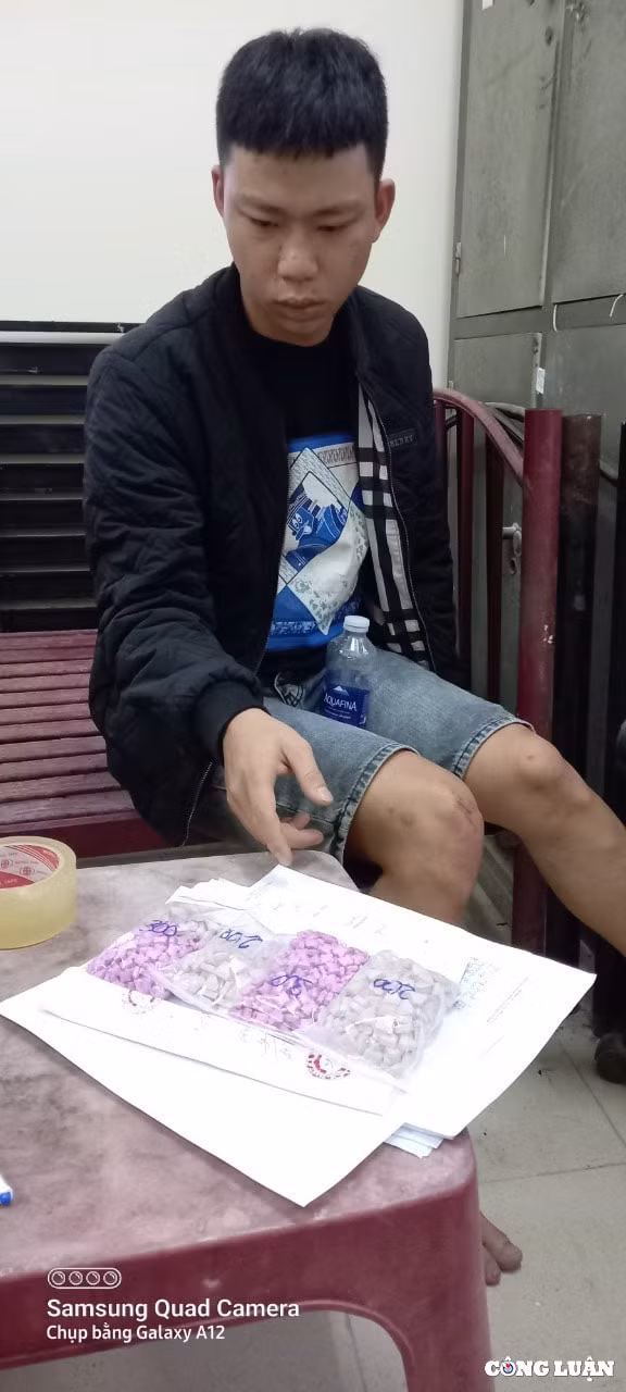 thua thien hue triet pha o nhom buon ban ma tuy khung thu giu gan 5kg chat cam hinh 4