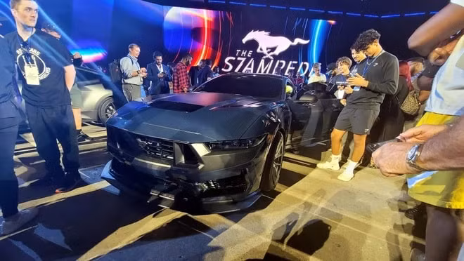 ford mustang 2024 ra mat voi dong co v8 manh 500 ma luc hinh 4