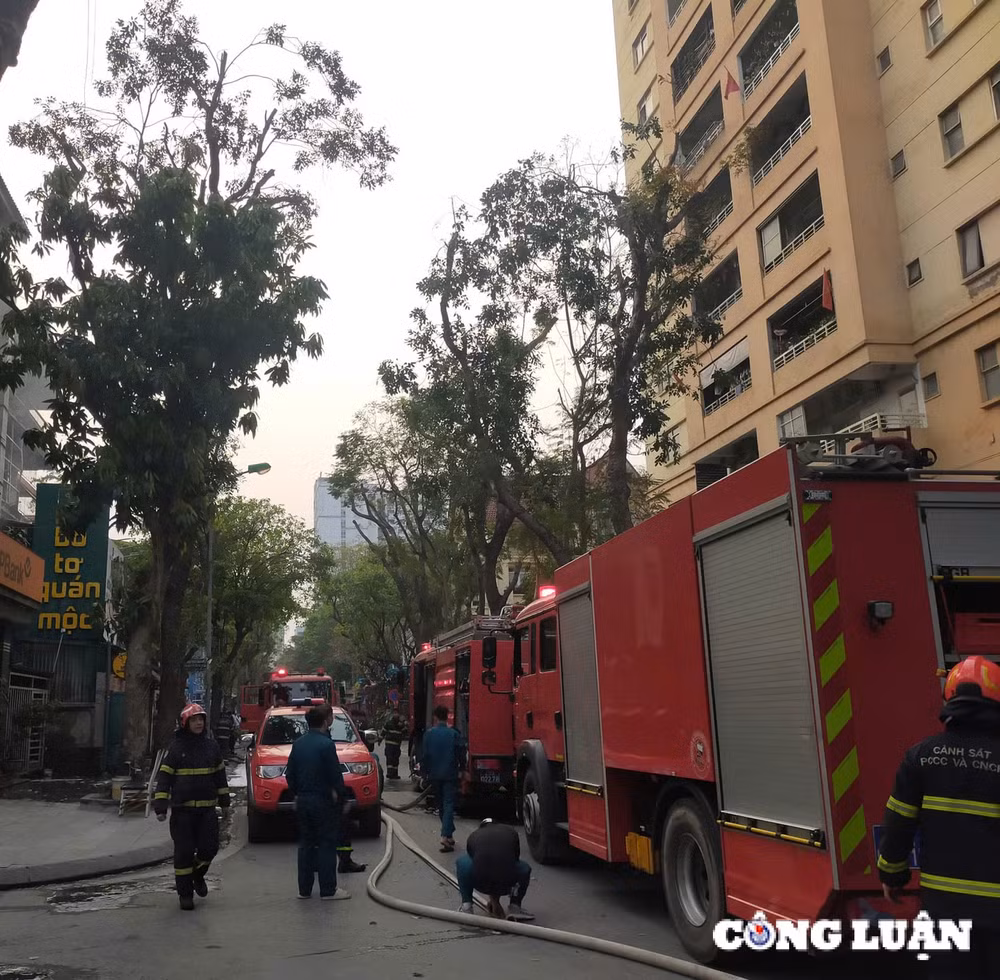 ha noi chay lon tai nha hang bo to quan moc hinh 2