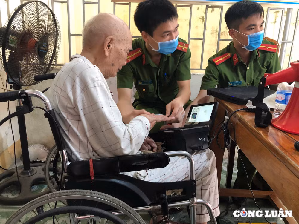 dai uy le ngoc anh nguoi chien si cong an tan tuy het long vi nhan dan hinh 1