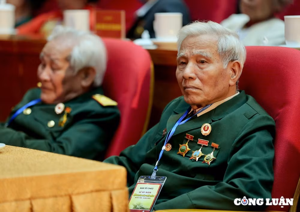 thieng lieng le ky niem 60 nam ham rong chien thang hinh 5