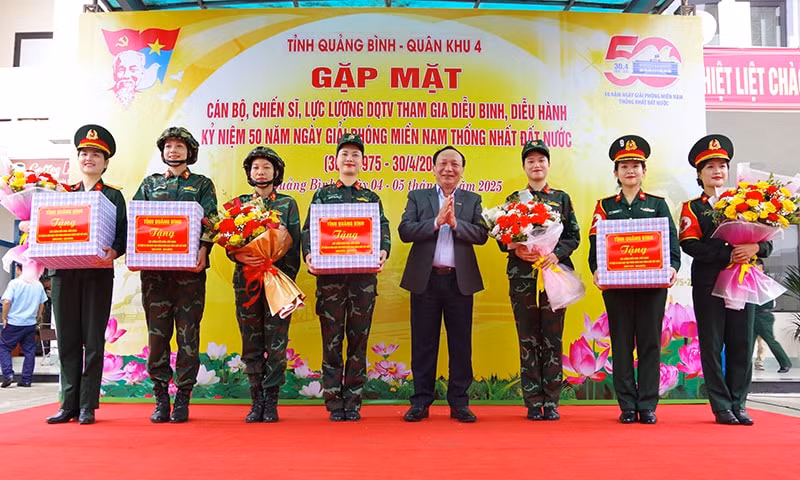 gop phan tao khi the cho le ky niem 50 nam thong nhat quang binh tiep suc luc luong dieu binh hinh 1