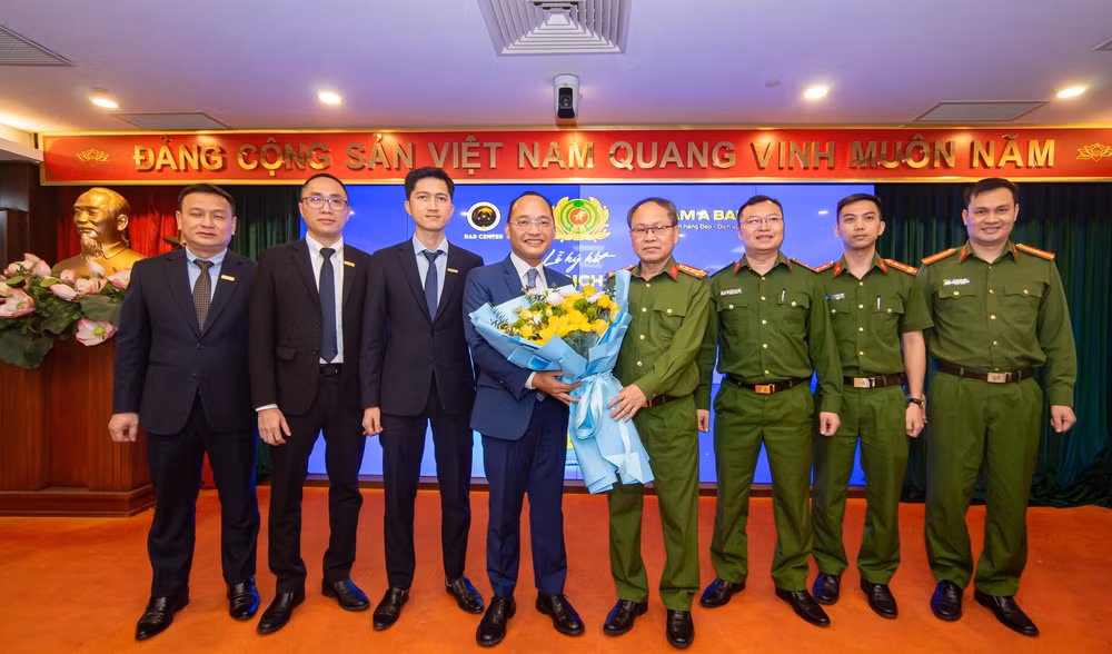 nam a bank hop tac voi trung tam rar bo cong an chinh thuc trien khai xac thuc dien tu qua vneid hinh 2