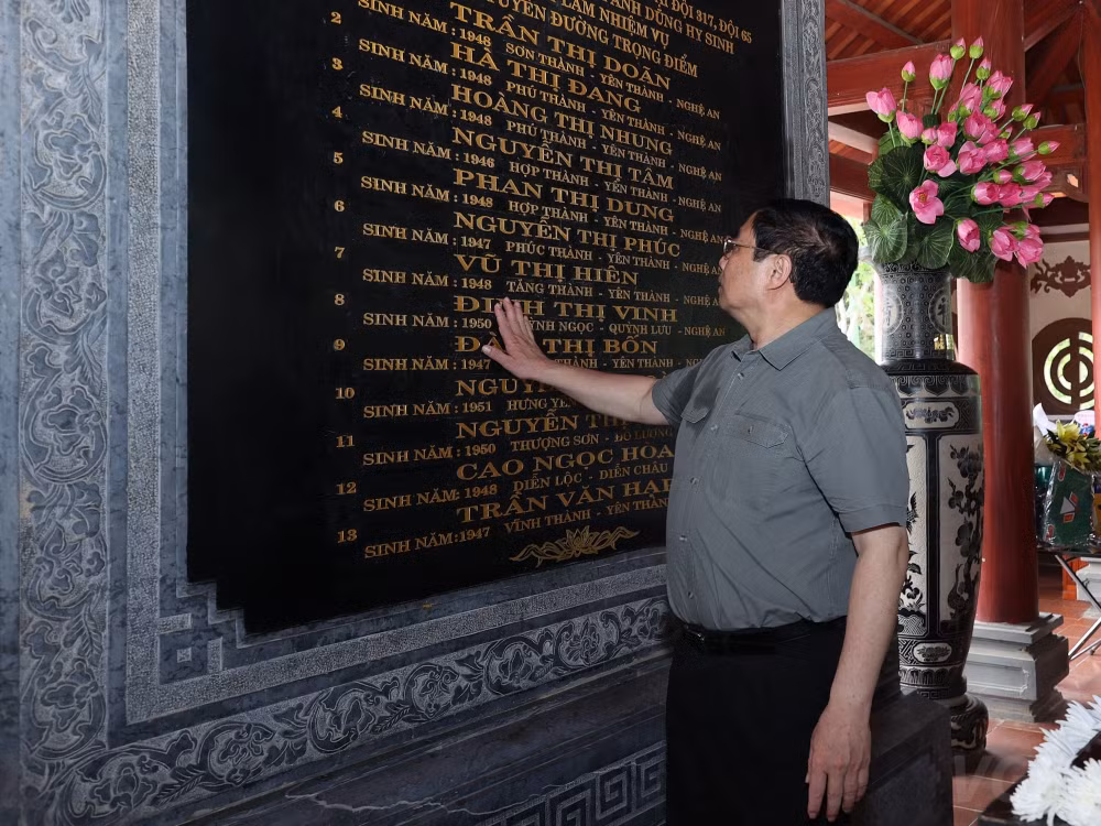 thu tuong pham minh chinh dang huong tuong niem chu tich ho chi minh tri an anh hung liet si hinh 6
