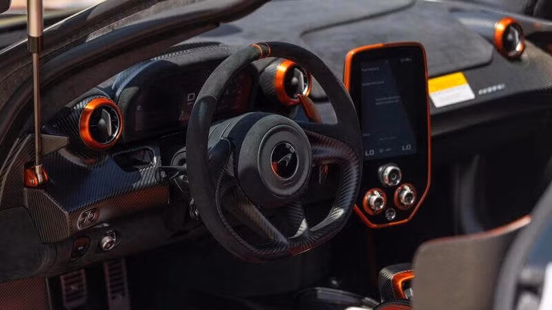 can canh sieu xe hang hiem mclaren sabre duoc ban dau gia hinh 4