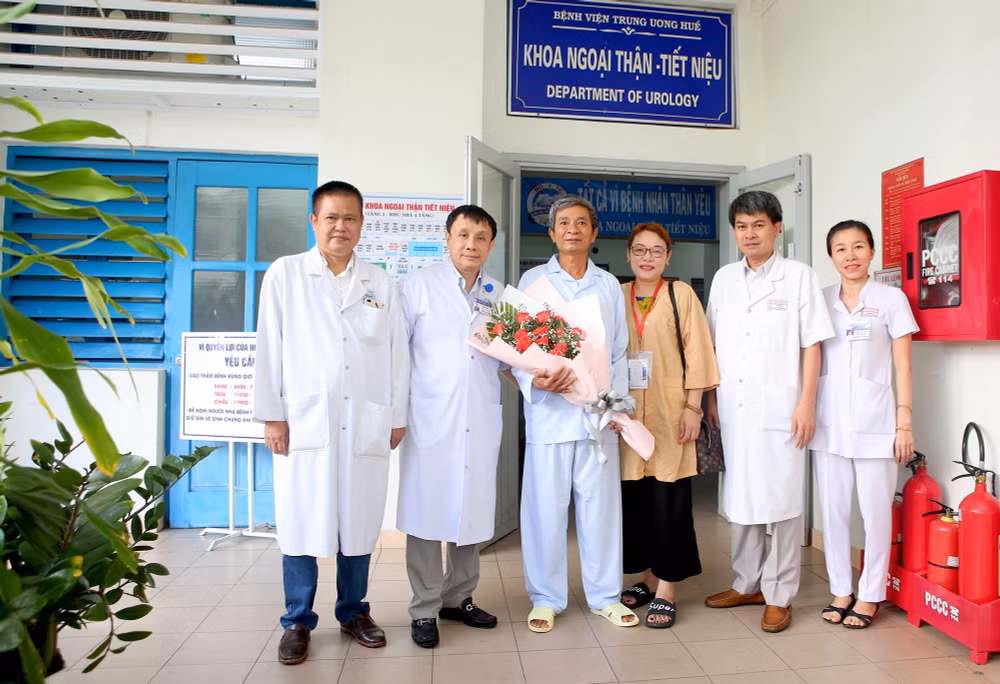 thua thien hue thuc hien thanh cong ca ghep than tu than cho benh nhan 58 tuoi hinh 2