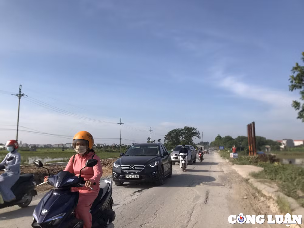 duong giao thong tram ty thanh cai bay voi nguoi di duong hinh 4
