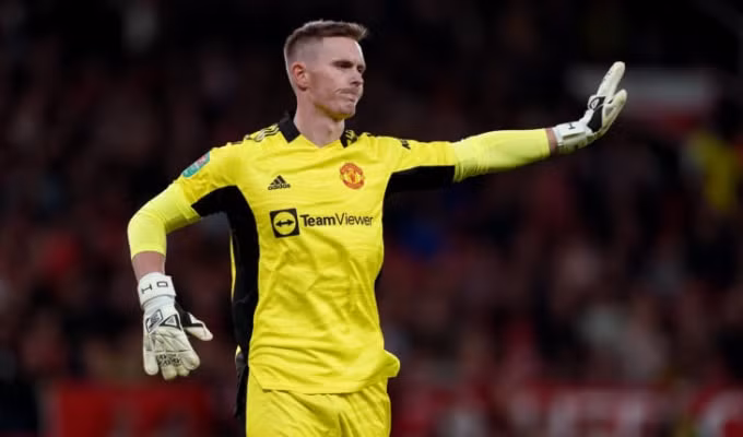 mu dong y de dean henderson ra di duoi dang cho muon hinh 1
