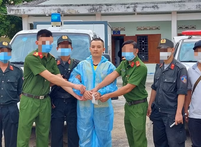 binh duong bat giu di ly doi tuong truy na phi den ve viet nam chiu toi hinh 1