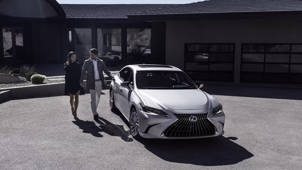 lexus es va gx phien ban 2022 chinh thuc ra mat tai viet nam hinh 1