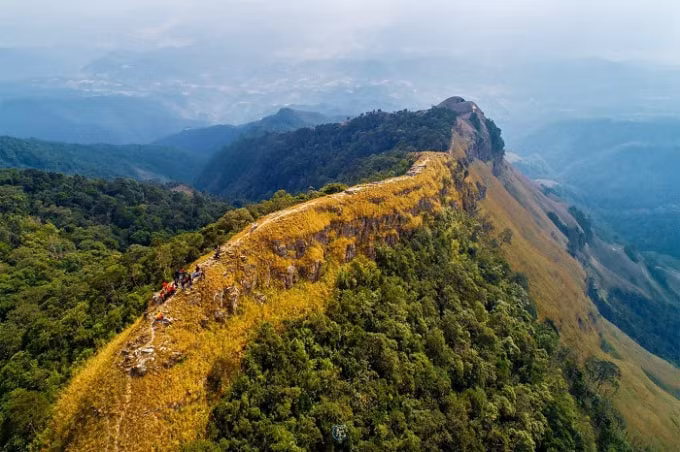chinh phuc nui cha lang son noi menh danh la dinh everest xu lang hinh 1
