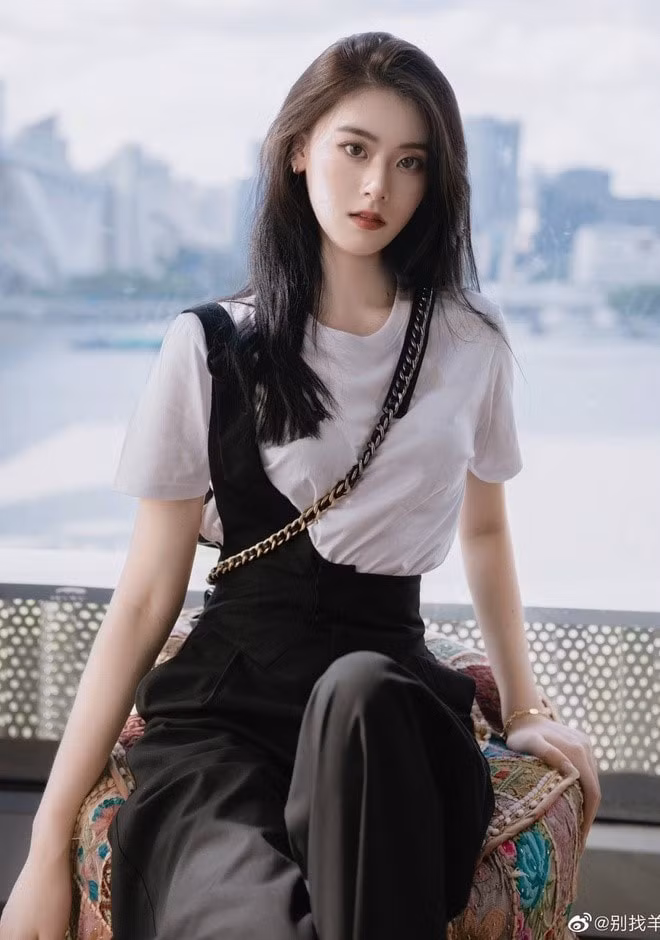 nhan sac cua dai dien trung quoc tai miss universe 2021 hinh 2