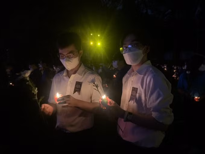 giay phut mac niem tuong nho nhung nguoi da ra di vi covid 19 hinh 9