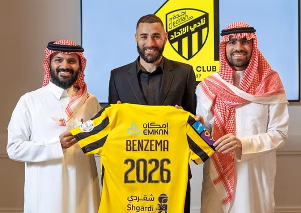 benzema ra mat al ittihad san sang doi dau ronaldo o saudi pro league hinh 1