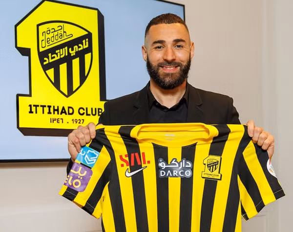 benzema ra mat al ittihad san sang doi dau ronaldo o saudi pro league hinh 4