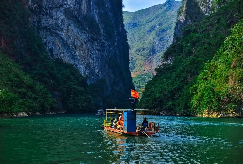 ve dep viet nam tren tap chi ceo world hinh 3