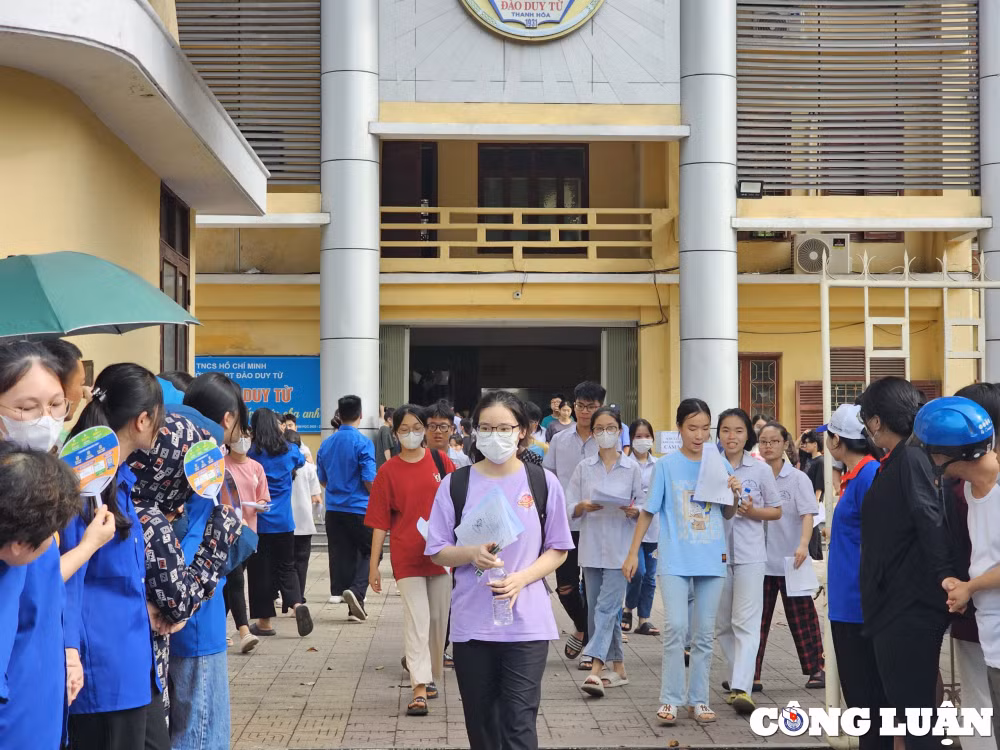thi sinh thi tuyen lop 10 thpt tai thanh hoa phan khoi ket thuc ngay thi dau tien hinh 6