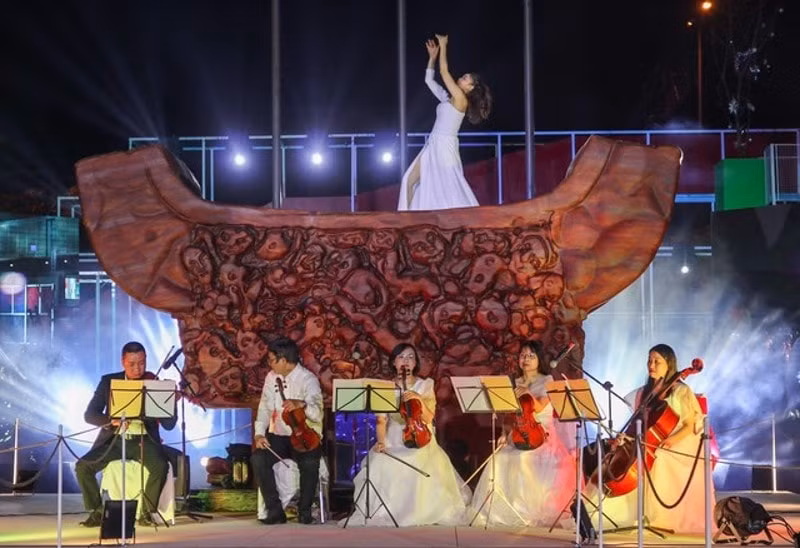 hoi hoa dieu khac toa sang trong khong gian nghe thuat thong linh hinh 4