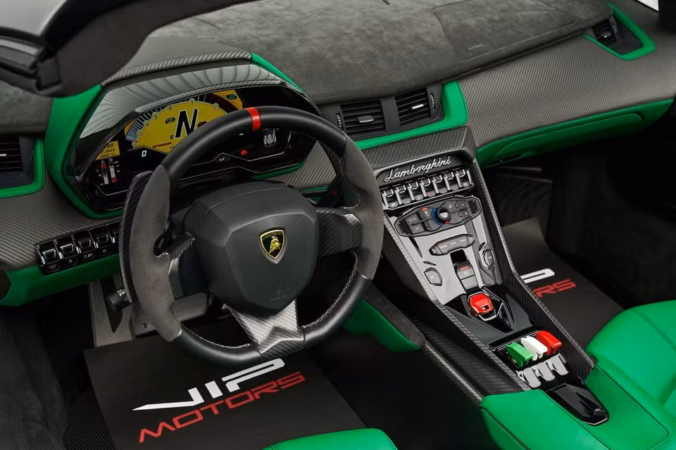 lamborghini veneno roadster co gia gan 10 trieu usd hinh 11