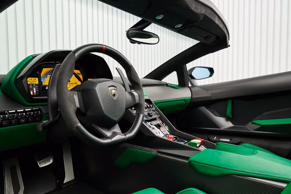 lamborghini veneno roadster co gia gan 10 trieu usd hinh 13