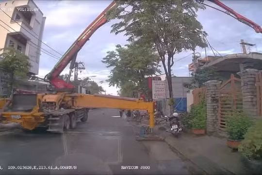 Gia Lai: Cần bơm bê tông bị gãy, 3 người thương vong