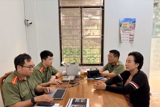 Bắt tạm giam TikTok Phượng Nguyễn đăng video công kích chính quyền, công an
