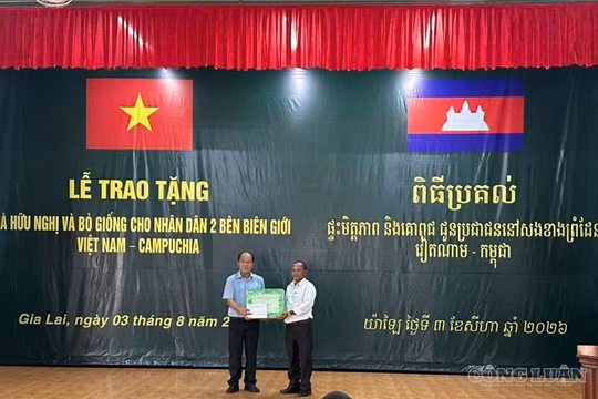 Gia Lai: Trao nhà Hữu nghị, tặng sinh kế vun đắp tình đoàn kết nơi biên giới Việt Nam - Campuchia