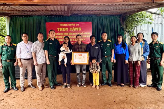 Gia Lai: Truy tặng Bằng khen Trung ương Đoàn cho chiến sĩ dũng cảm quên mình cứu người