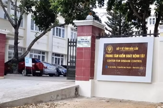 co quan dieu tra yeu cau ngan chan sao ke tai khoan giam doc cdc dak lak hinh 1