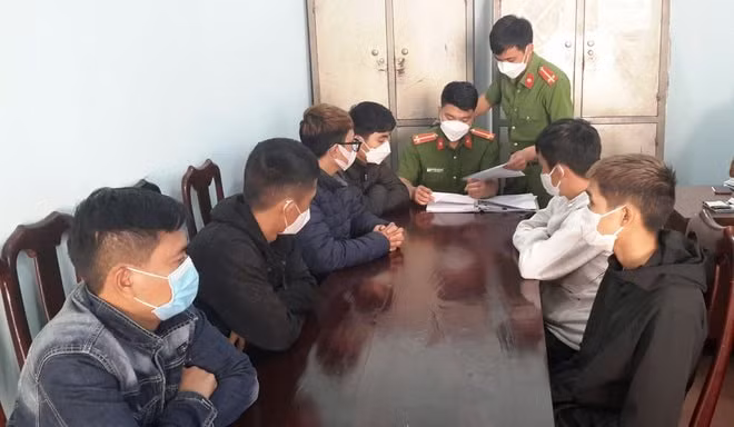 gan 80 doi tuong dung dao gay sat truy sat 2 bao ve cong ty dien gio hinh 1