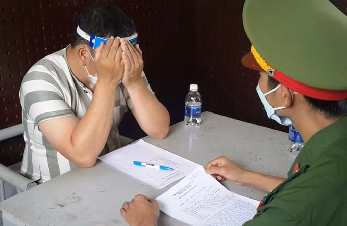 bat doi tuong lua chay an de chiem doat tai san hinh 1