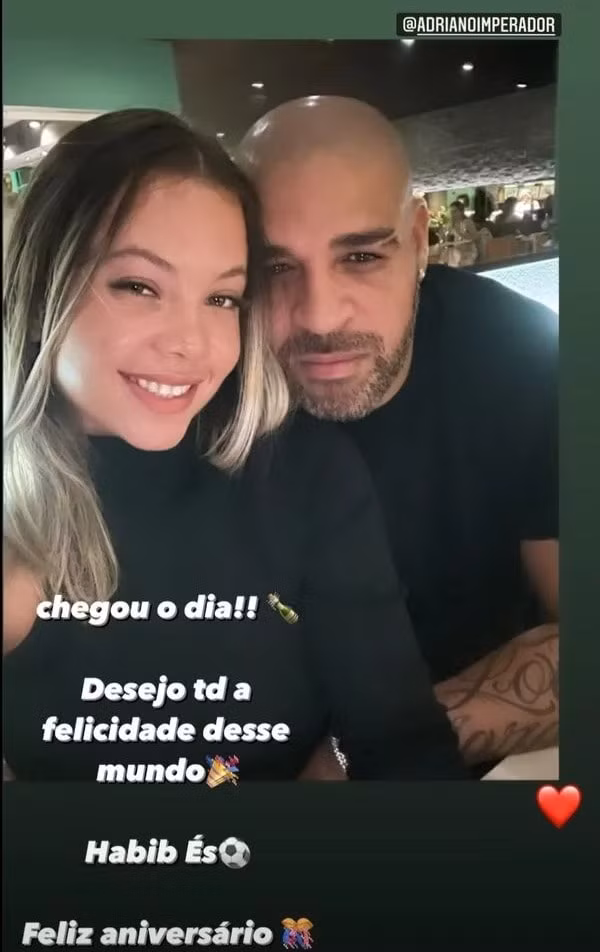 hoang de adriano vui ve voi ban gai toc vang trong ngay sinh nhat thu 40 hinh 2