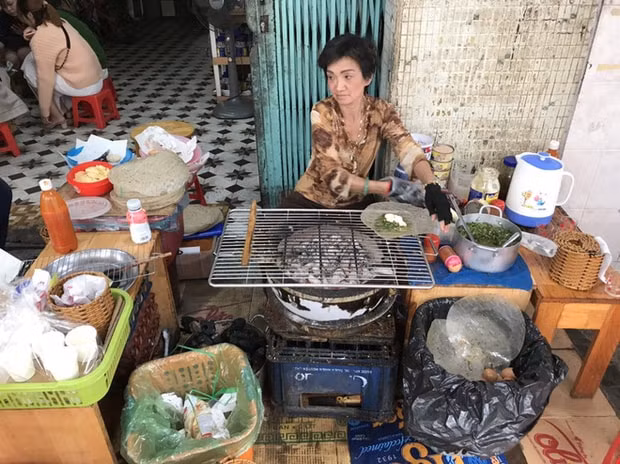 chủ quán bánh tráng