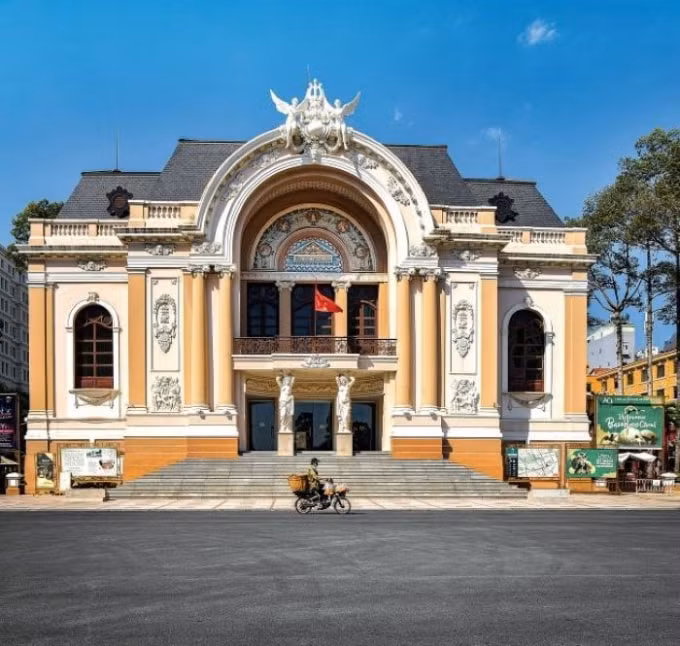 Nhà hát TP.HCM trong 22 ngày 