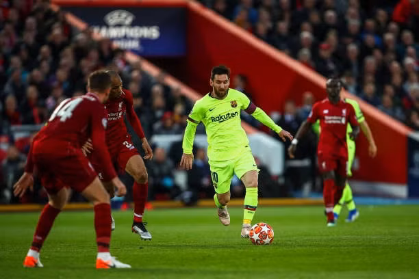 Messi và các đồng đội thật khó để chấp nhận trận thua cay đắng và đầy nghiệt ngã này. Ảnh: Getty